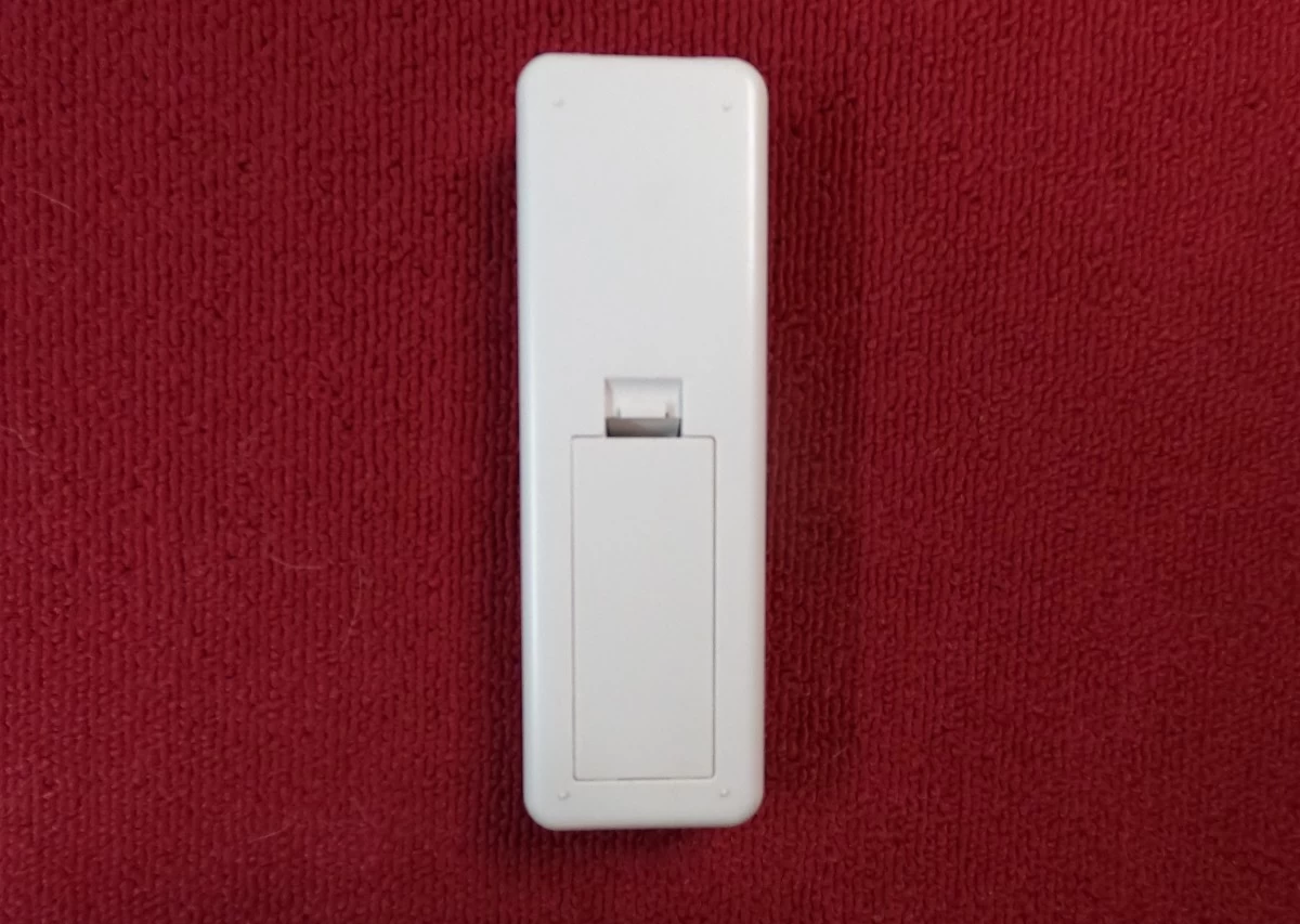 中古　エアコンのリモコンELPA　RC-36AC　国内メーカー対応　説明書を確認して下さい
